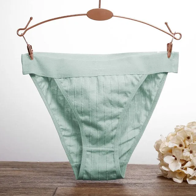 Women Cotton Panties Sexy Low Waist Underwear Panties for Female Lingerie Underpants Hollow Heart Embossed Briefs Solid Color