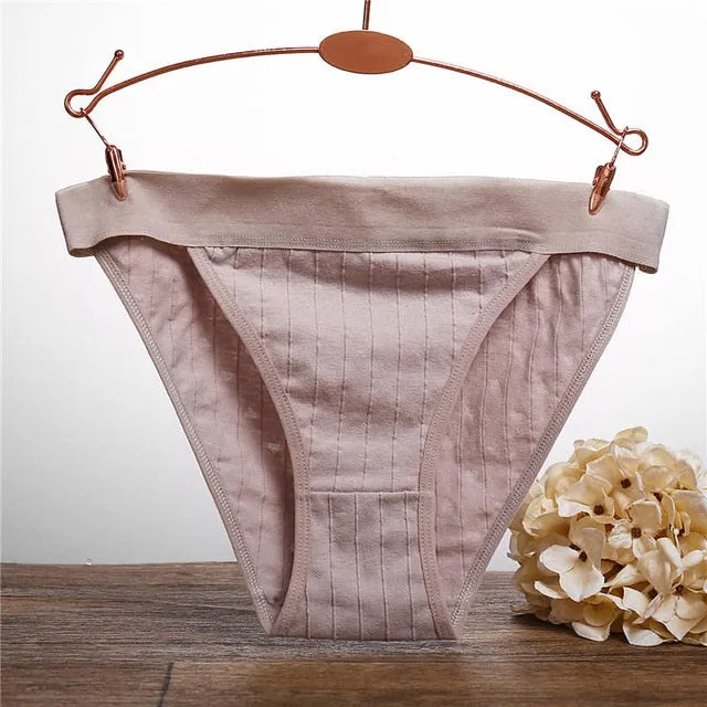 Women Cotton Panties Sexy Low Waist Underwear Panties for Female Lingerie Underpants Hollow Heart Embossed Briefs Solid Color