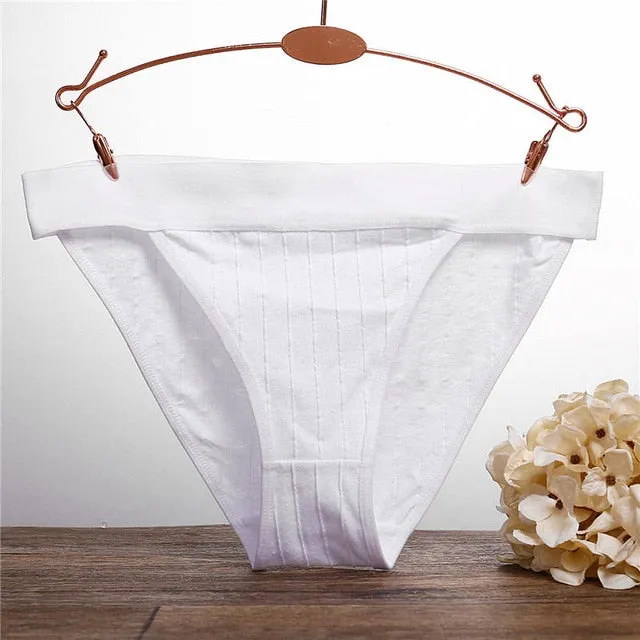 Women Cotton Panties Sexy Low Waist Underwear Panties for Female Lingerie Underpants Hollow Heart Embossed Briefs Solid Color