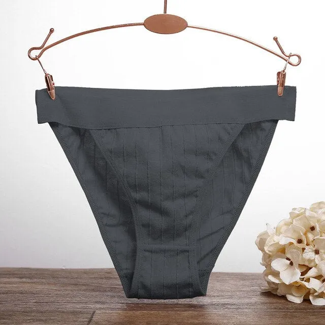 Women Cotton Panties Sexy Low Waist Underwear Panties for Female Lingerie Underpants Hollow Heart Embossed Briefs Solid Color