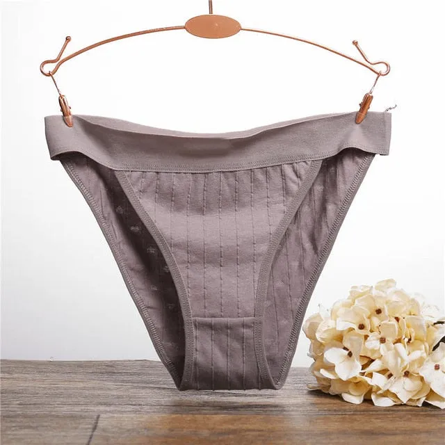Women Cotton Panties Sexy Low Waist Underwear Panties for Female Lingerie Underpants Hollow Heart Embossed Briefs Solid Color
